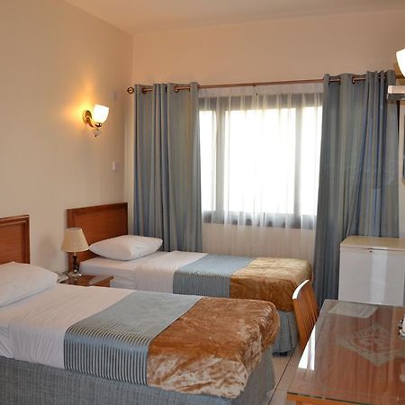 Tara Hotel Llc Dubai Kamer foto