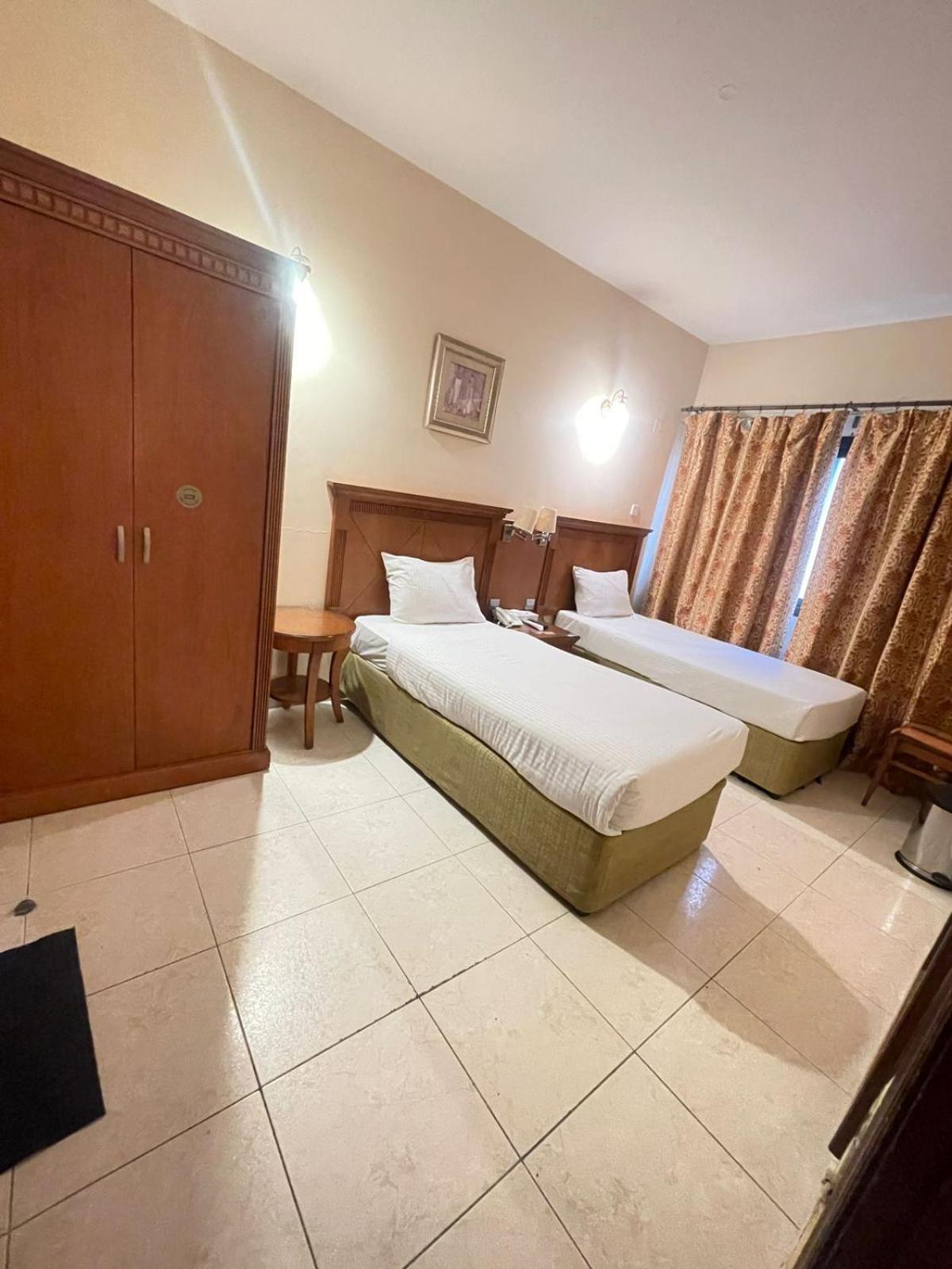 Tara Hotel Llc Dubai Buitenkant foto