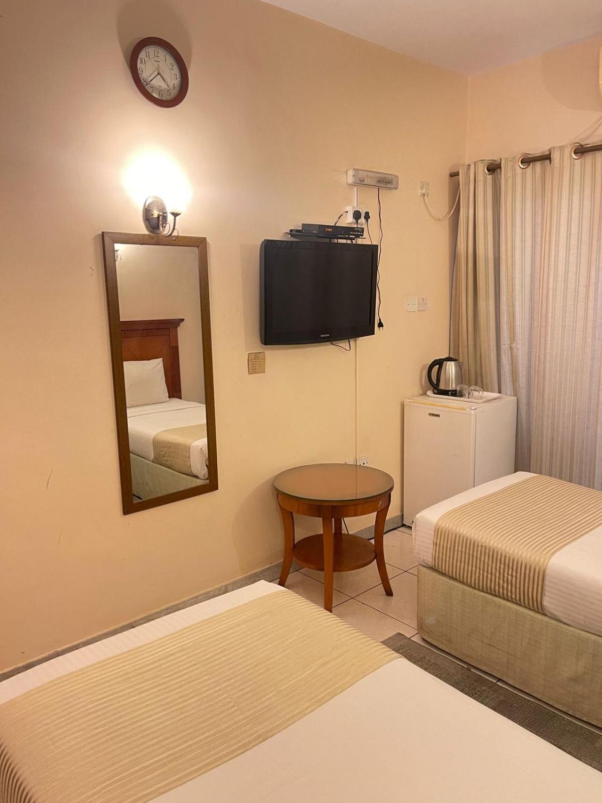 Tara Hotel Llc Dubai Buitenkant foto